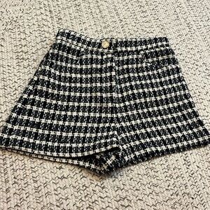 Zara shorts xs never worn
